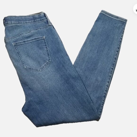 TORRID Sky High Skinny Jeans 6396E1M - Picture 2 of 8